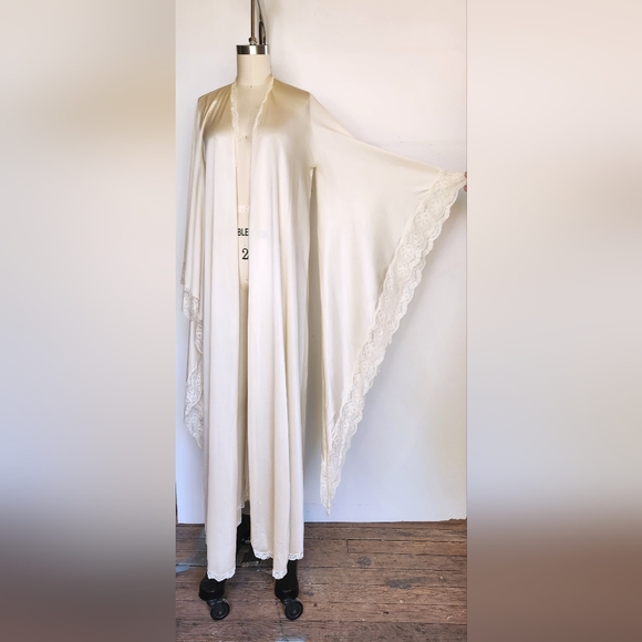 Vintage Very Long Sleeves Robe Bed Jacket Kimono with Lace Trim Duster XS S - Picture 10 of 10